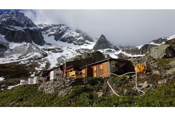REFUGE DE BERAD VALLORCINE !!!!! BEAU TEMPS AU RDV.... - SACP Mont-Blanc